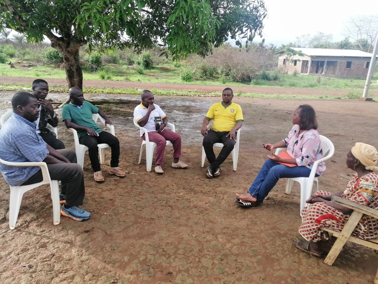 Maman Princilia faisant aussi son plaidoyer pour la traduction de la bible en langue Ilumbu
